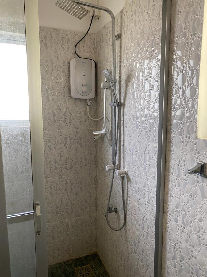 נילבלי Island Breeze Inn מראה חיצוני תמונה